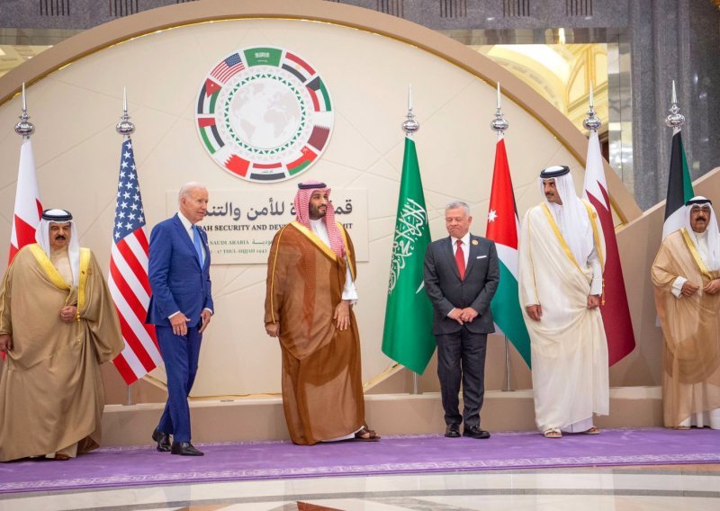 Biden obećao da SAD neće napustiti Bliski istok da vakuum ne popune druge zemlje