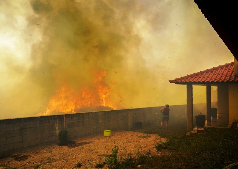 Ponovno aktiviran požar u Hercegovini, vatra se širi nezaustavljivo i guta sve pred sobom