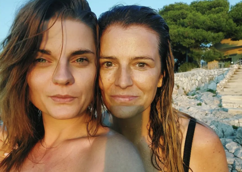 Antonija Blaće bez šminke pozirala s osam godina mlađom sestrom