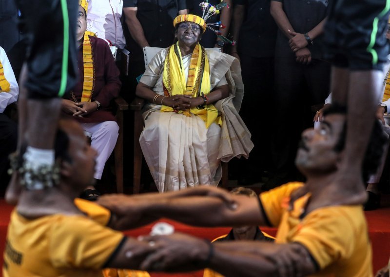 Indijski parlament bira novog predsjednika države, favoritkinja Draupadi Murmu iz plemena Sanzhal