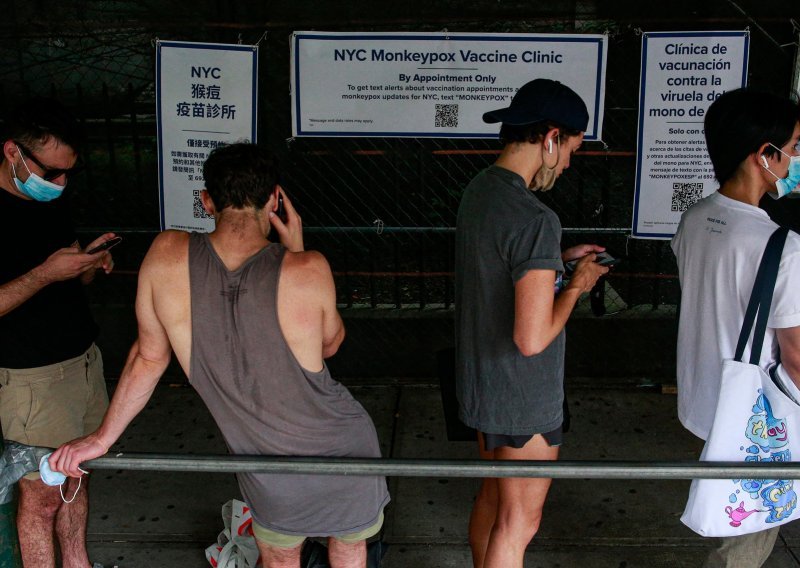 [FOTO] New York postao epicentar majmunskih boginja, čeka se u dugim redovima za cjepivo