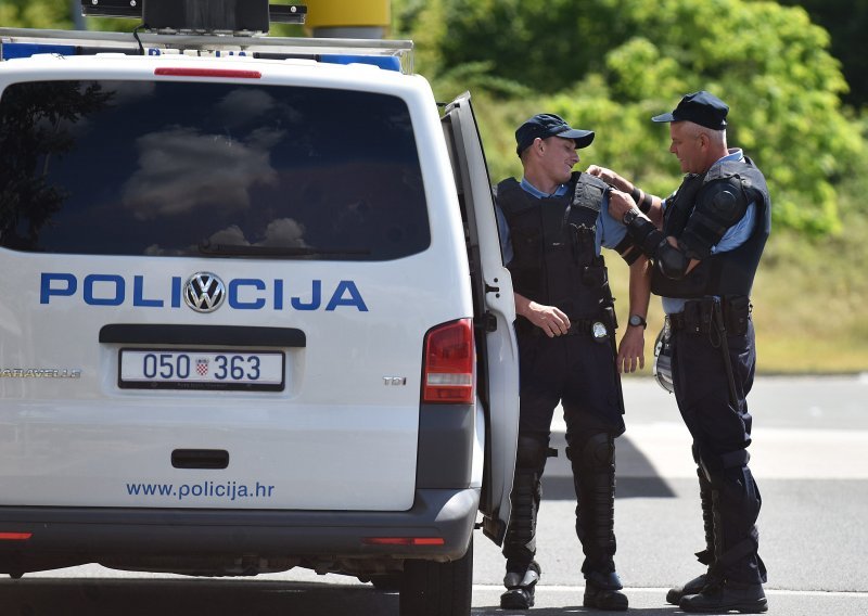 Policija uhitila 18-godišnjaka zbog pokušaja ubojstva na parkiralištu kod Zagreba