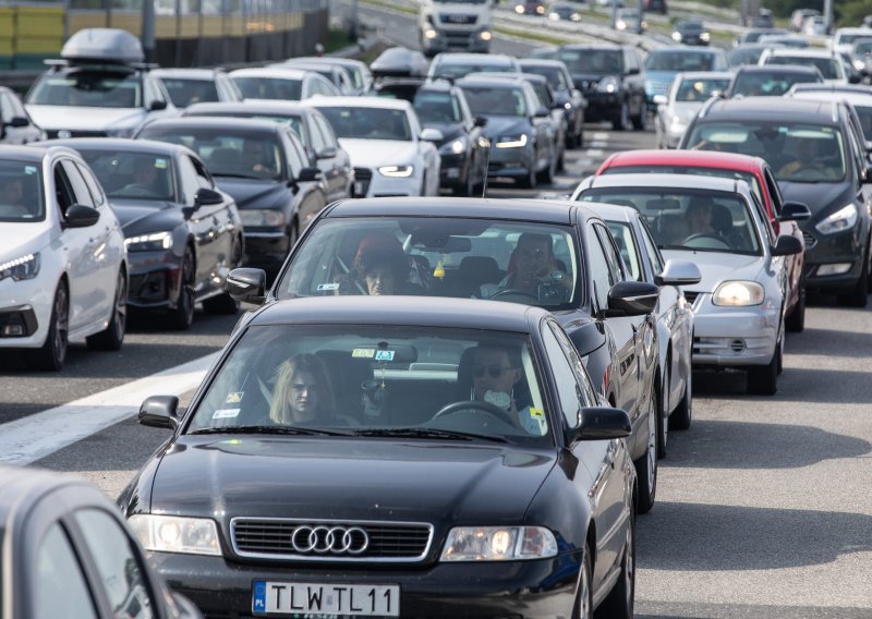 Naoružajte se strpljenjem: Tijekom dana očekuju se kolone i zastoji u smjeru mora