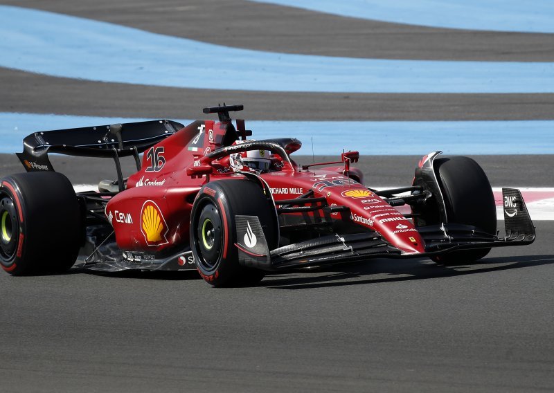 [FOTO] Charles Leclerc ugrabio 'pole position' uz pomoć kažnjenog momčadskog kolege; Max Verstappen isto kreće iz prvog reda