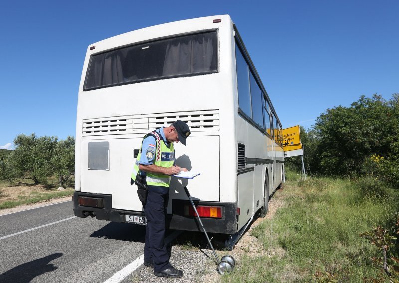 Policija u nadzoru vozača autobusa našla niz nepravilnosti, dvojica su momentalno uklonjena iz prometa