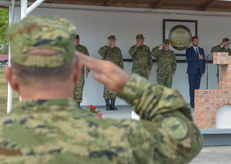 [FOTO] NATO jača borbenu spremnost zbog ruske prijetnje: Hrvatska šalje 70 vojnika u Mađarsku, a uoči odlaska posjetio ih je ministar obrane