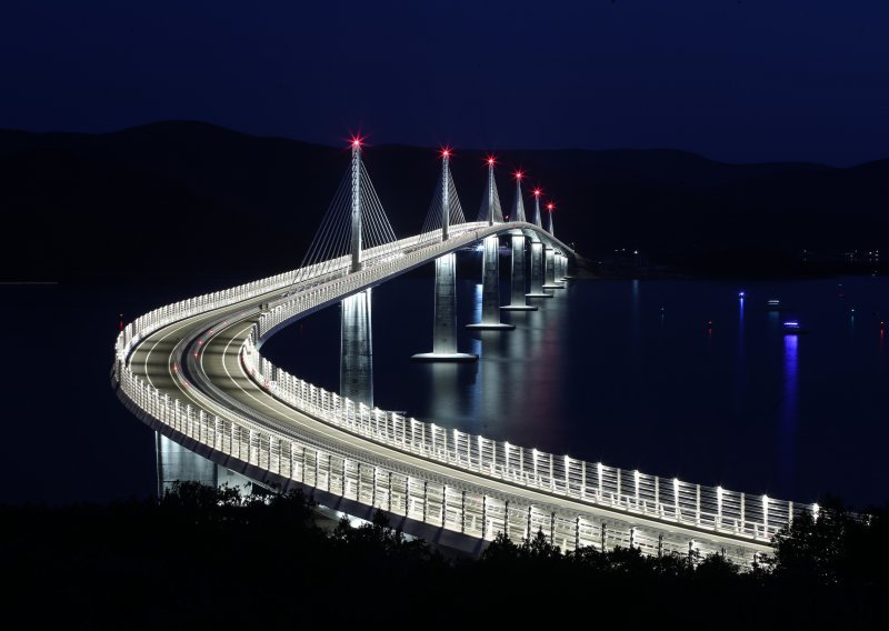 Svečano otvoren i u promet pušten Pelješki most