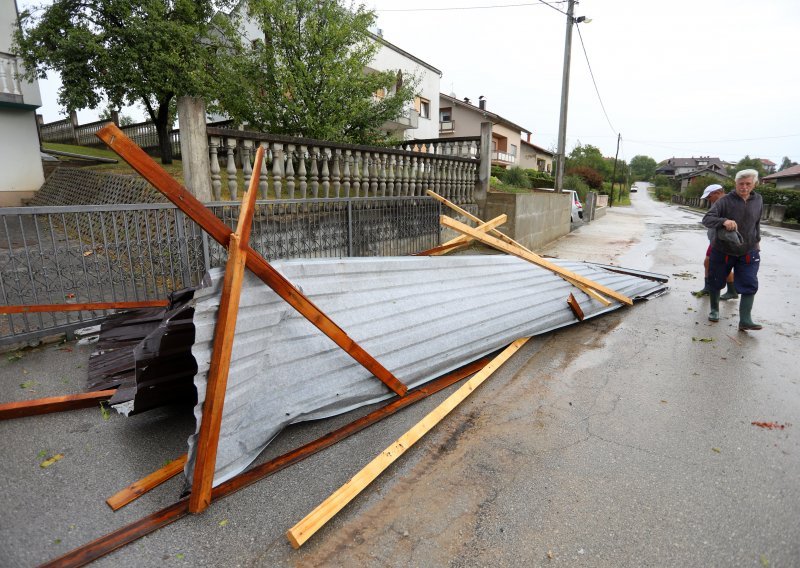 U nevremenu na karlovačkom području oštećena 444 objekata