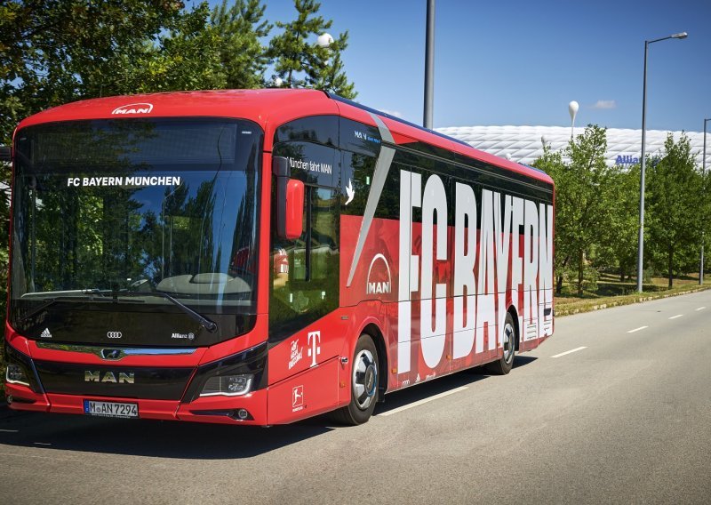 [FOTO/VIDEO] Nogometni velikan FC Bayern putuje u autobusu MAN Lion's Coach