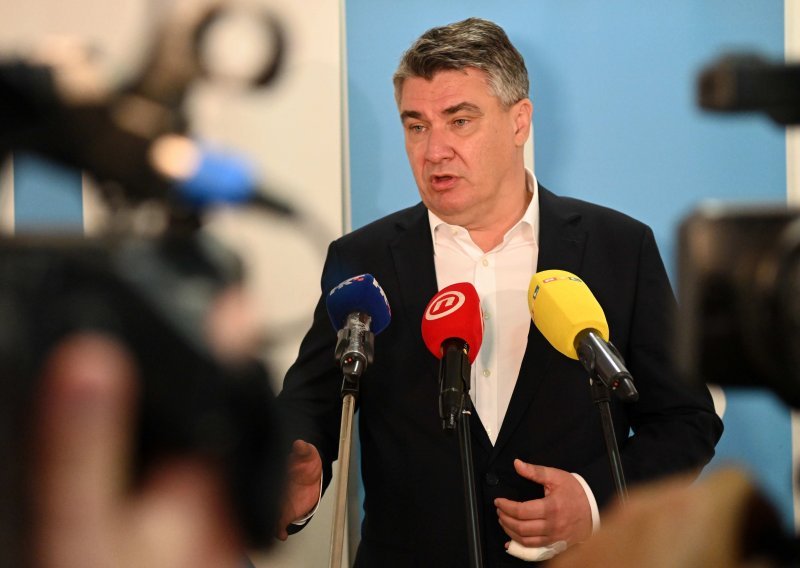 Predsjednik Milanović o crvenom tepihu u Kninu: 'Rekao sam da  daske ne trebaju!'