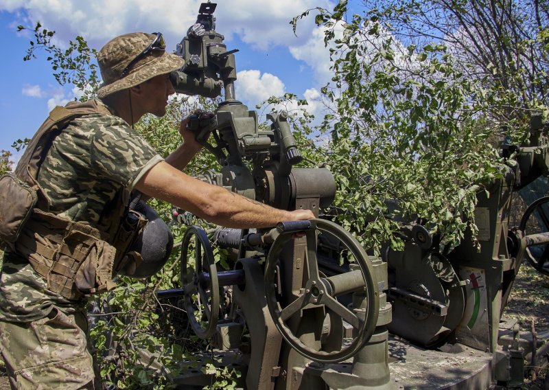 [FOTO] Zapad šalje još 1,5 milijardi eura opreme u Ukrajinu, stižu gotovina, naoružanje, rakete i streljiva