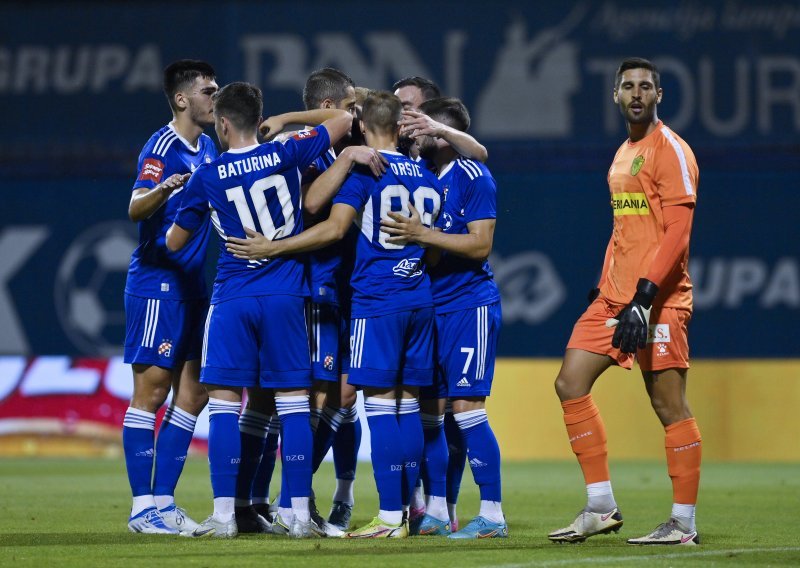 [VIDEO/FOTO] Raspoloženi Dinamo napunio mrežu Istre 1961; Šutalo zabio u debiju, a utakmicu je majstorijom zaključio Emreli