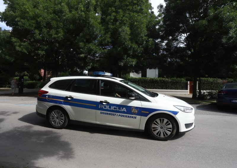 Vukovarska policija: Nepažljivo spaljivao otpad pa se teško ozlijedio