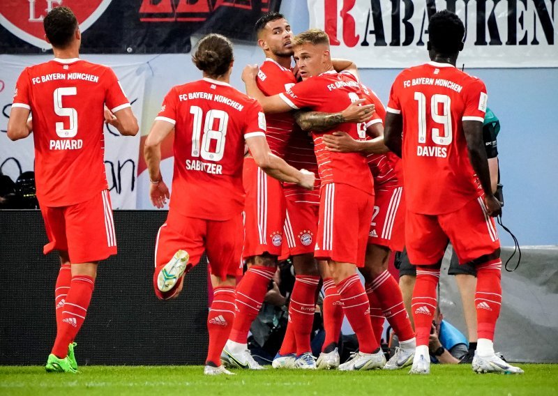 [FOTO] Bayern može i bez Roberta Lewandowskog! Bavarci stigli do trofeja Superkupa u ludom finalu s osam golova, a jedan je zabio Dani Olmo