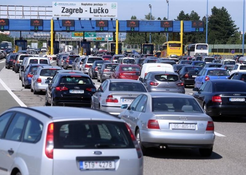 Blagajnici u naplatnim kućicama u bijelom štrajku