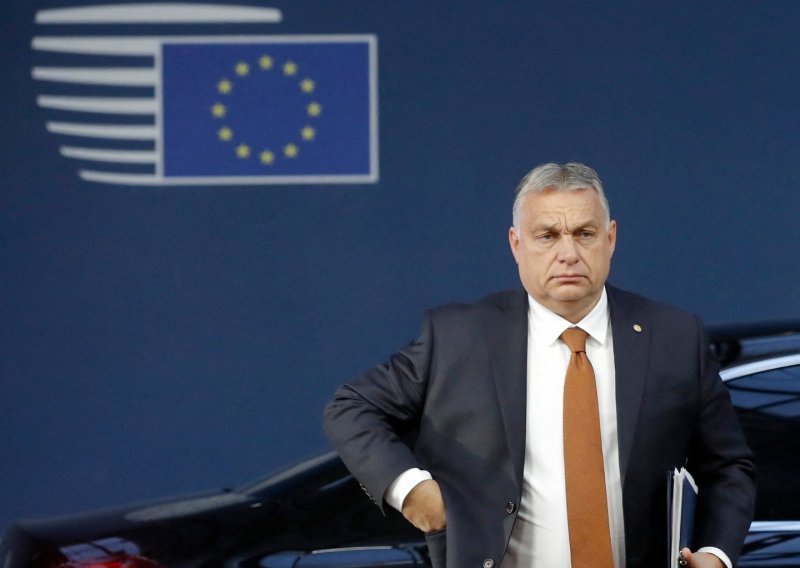 Cijena Orbanovog suverenizma: Forinta strmoglavo pada, sve više Mađara okreće se - euru