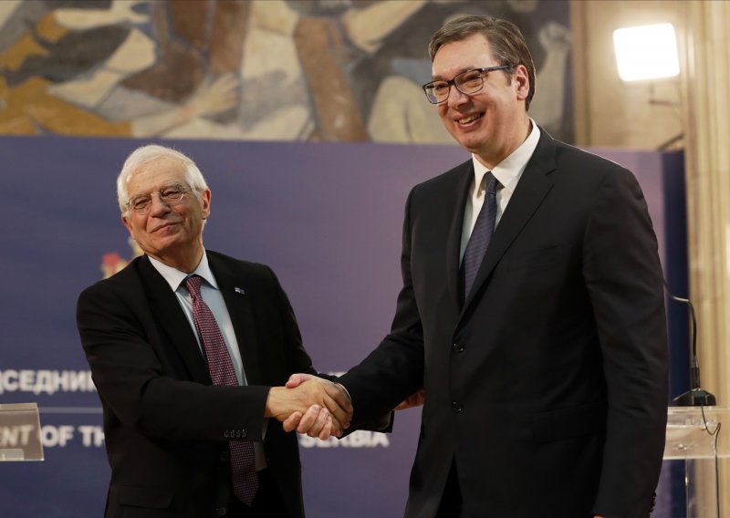 Borrell zove Vučića i Kurtija u Bruxelles na nastavak dijaloga