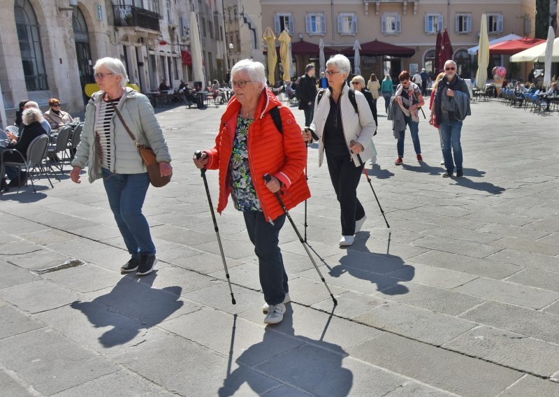 U srpnju je čak 1747 umirovljenika dobilo zakonski najvišu moguću mirovinu, među njima i Ankica Tuđman te Stipe Mesić. Evo o kojim se iznosima radi