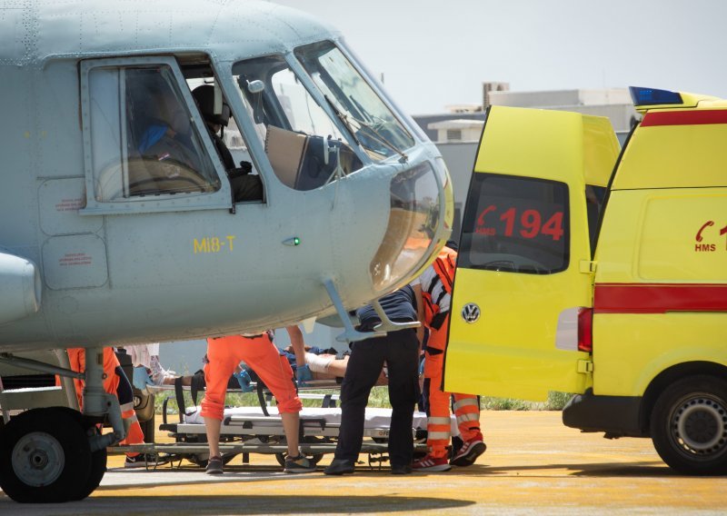 Gospićki liječnici spasili život dječaku s gnojnim meningitisom; helikopterom prebačen u Rijeku