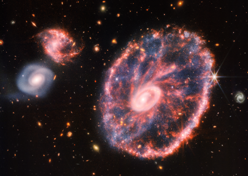 Fascinantan prizor: Teleskop James Webb snimio je detaljnju sliku kaotične galaksije Kotač kola