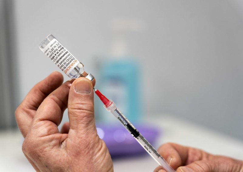 EMA traži da cjepivo Nuvaxovid nosi upozorenje o srčanim nuspojavama