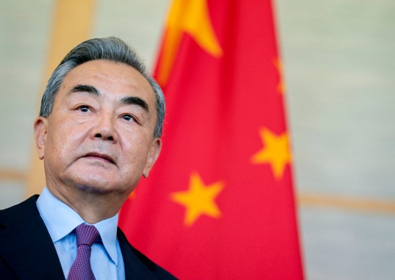 Wang Yi: SAD treba prestati pokušavati obuzdati Kinu