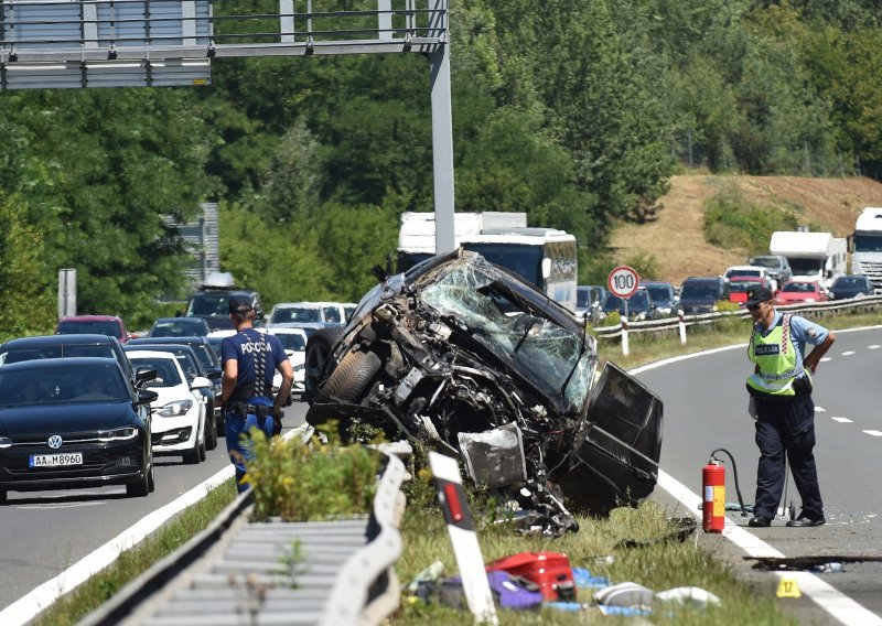[VIDEO/FOTO] Za izazivanje teške prometne nesreće na A1 sumnjiči se slovenski vozač: Nepropisno je pretjecao