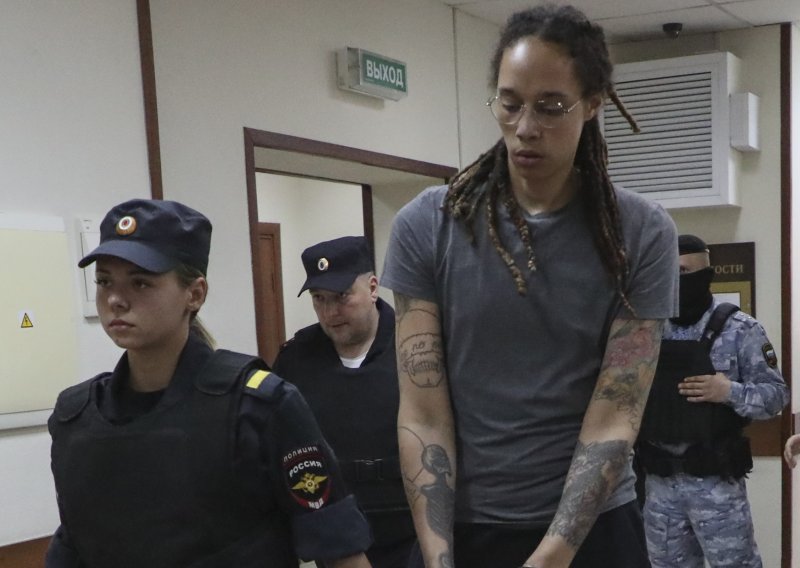 Brutalna kazna; Rusi su američku košarkašicu Brittney Griner osudili na čak devet godina zatvora