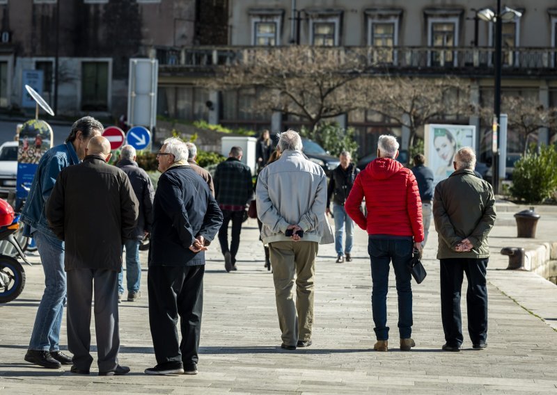 Udruge umirovljenika žestoko prema Vladi: Pred čak 75 posto hrvatskih umirovljenika je 'razdoblje gladi i smrzavanja'