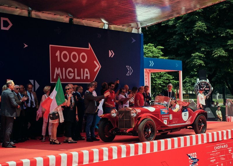 [FOTO/VIDEO] Dragulji Alfa Romea na legendarnoj utrci '1000Miglia' bili su magnet za oči gledatelja
