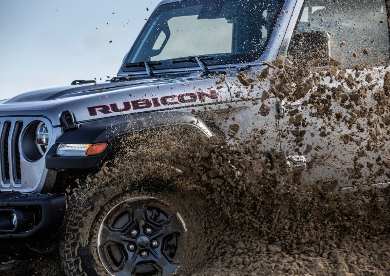 [FOTO/VIDEO] Jeep predstavio sjajno rješenje za ozbiljnu off-road vožnju: Metlice brisača vjetrobrana s po 12 rupa