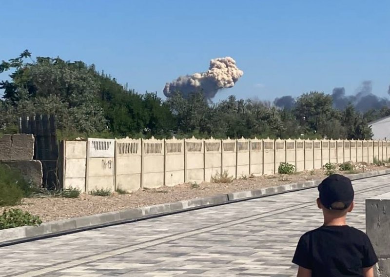 [FOTO] Ukrajinci napali ruski aerodrom na Krimu? U napadu poginula jedna osoba