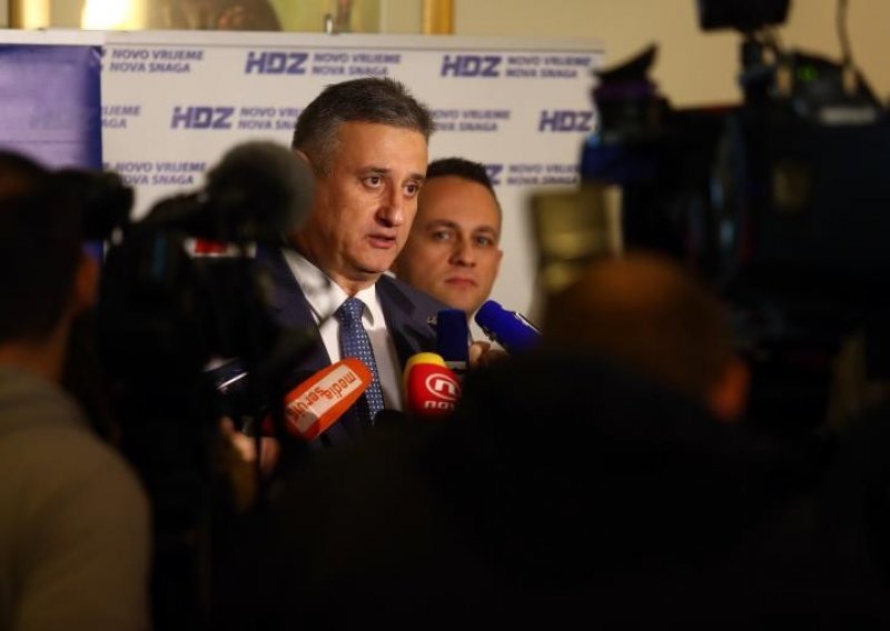 HDZ: Milanović u strahu i zbog članova obitelji