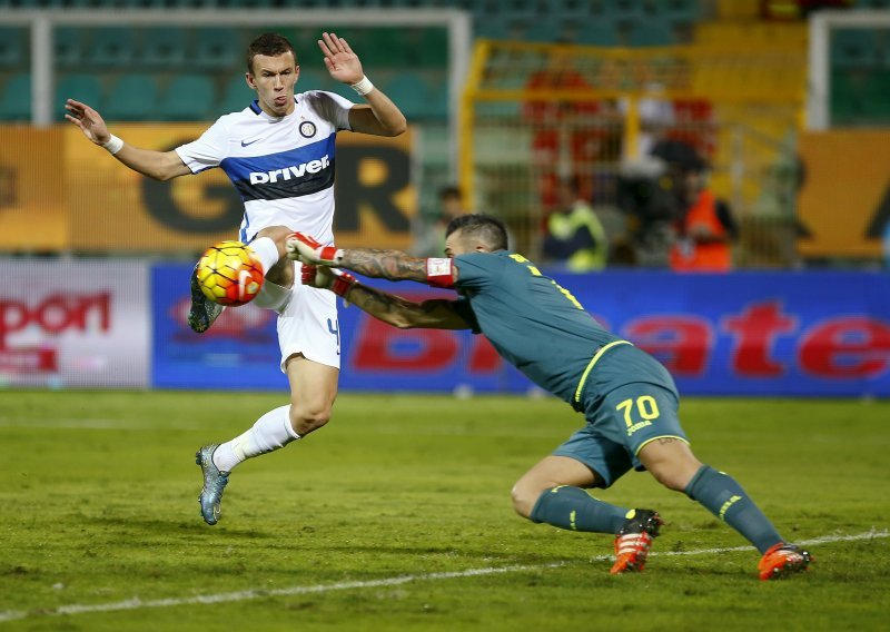 VIDEO: Perišić se raspucao, zabio je dva gola u Interovoj pobjedi na Sardiniji