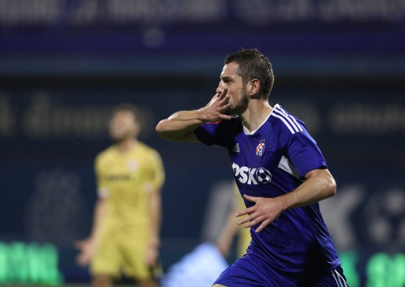 U Dinamovoj svlačionici sreća i veselje, kapetan Arijan Ademi malo je 'bocnuo' nemoćnog rivala: Moglo je biti više...