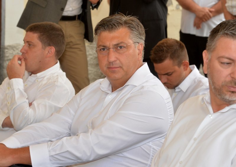 [FOTO] Plenković o novim mjerama zbog energetske krize: 'Sada ih nemamo. Još smo na godišnjem'