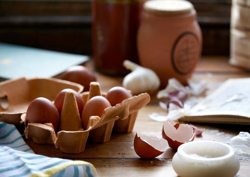 S jajima treba oprezno, a ovo su neke od najvažnijih uputa kako čuvati ovu kvarljivu namirnicu
