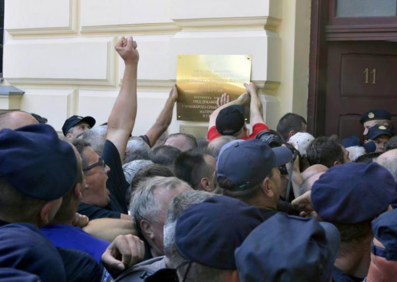 Postoji samo jedna ploča s ćirilicom koja nikome ne smeta