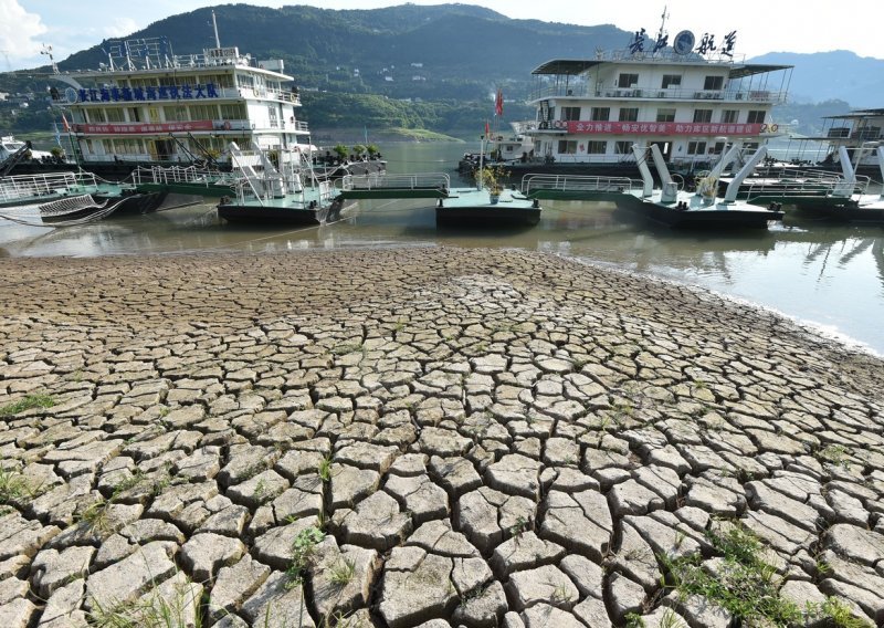 Kina zbog suše 'sije' oblake, seli stoku, a najveća hidroelektrana Tri klanca povećava ispuštanje vode za 500 milijuna kubičnih metara