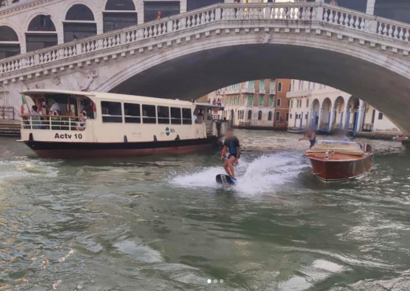 [VIDEO] Gradonačelnik Venecije kipti od bijesa: 'Tražim idiote koji su surfali po venecijanskim kanalima! Onome tko ih nađe poklanjam večeru!'