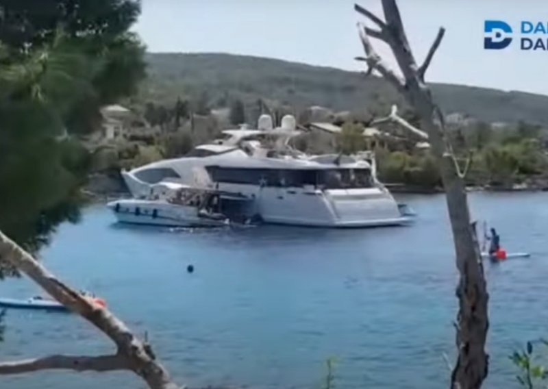 [VIDEO] Sudar dvaju plovila na Šolti, brodicu je od potonuća spasila jahta u blizini