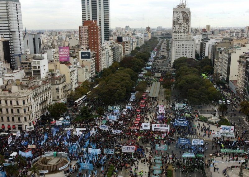 Argentinci na ulici: 'Ne možemo dalje uz takvu stopu inflacije'