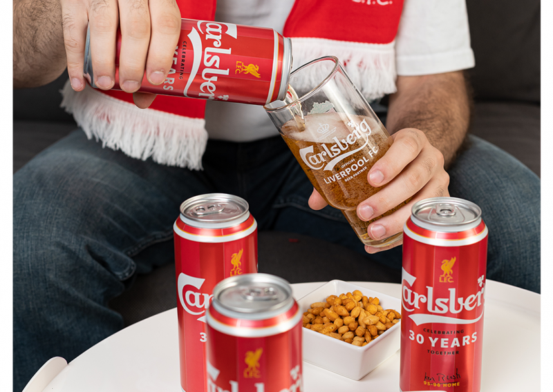 Posebno izdanje Carlsberg limenke za 30 godina partnerstva s Liverpoolom