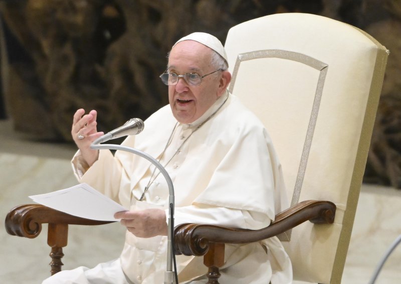 Papa je protiv otvaranja istrage protiv kanadskog kardinala Ouelleta, optuženog za spolno zlostavljanje