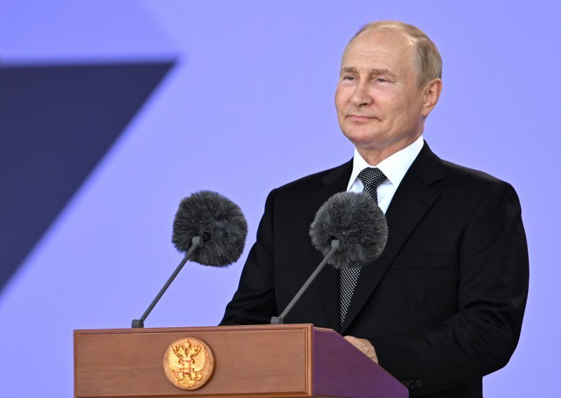 Putin optužuje Kijev i upozorava Macrona na moguću katastrofu u ukrajinskoj nuklearnoj elektrani