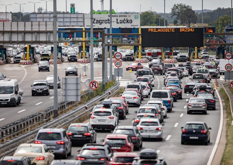 Dvije prometne nesreće na autocesti A1 u smjeru Zagreba usporavale promet