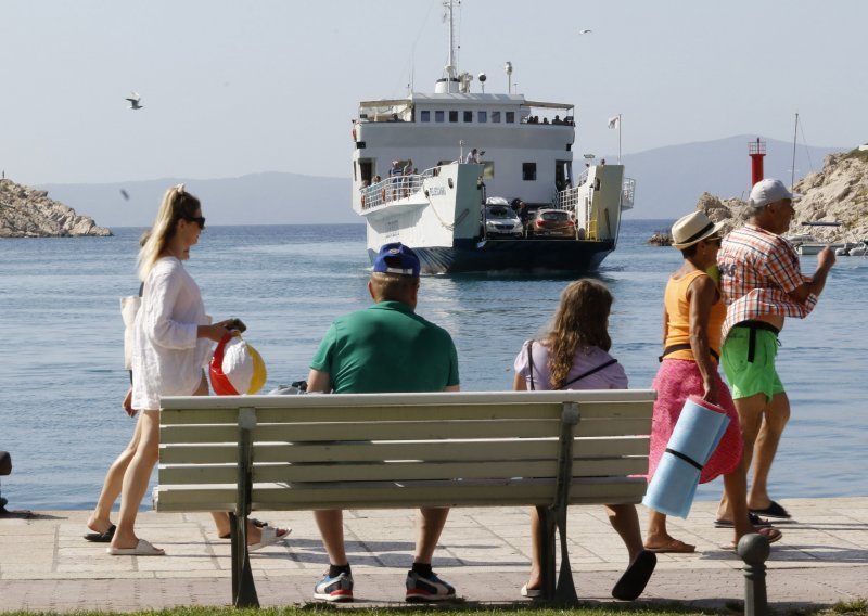 Ljetovanje na Makarskom primorju nastavlja više od 45.000 turista