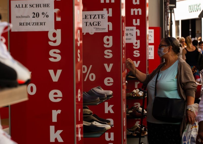 Njemački trgovci očekuju slabu božićnu sezonu: Neizvjesnost je velika, sve se manje kupuje