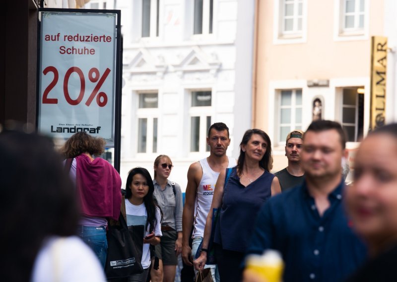 U Njemačkoj se zahuktale predbožićne kupnje, no trgovci nisu previše optimični