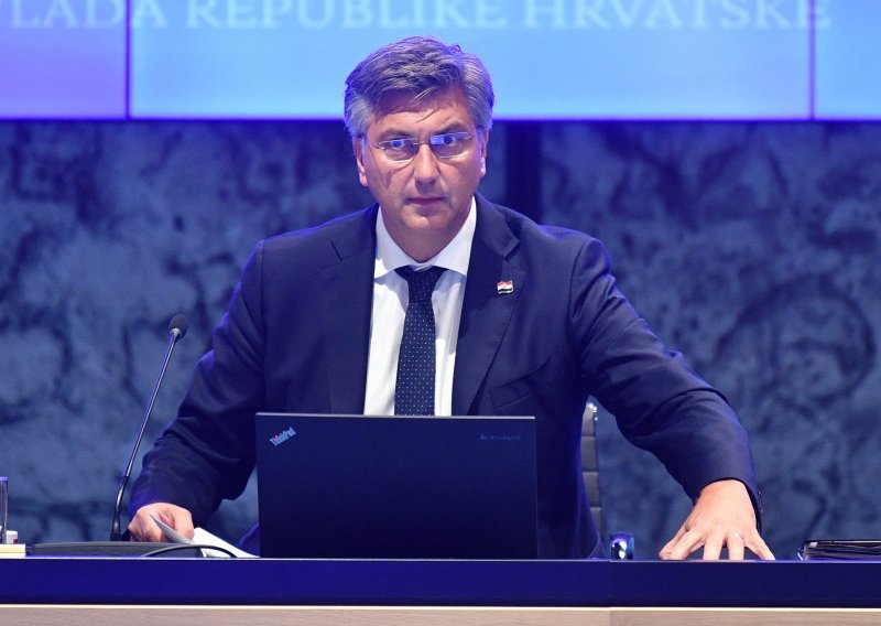 [FOTO/VIDEO] Plenković: Građani nisu ni svjesni da plaćaju 10 puta jeftiniju struju nego je tržišna cijena